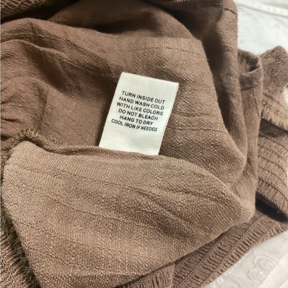 💗Cute crop top 💗 - Picture 2 of 4